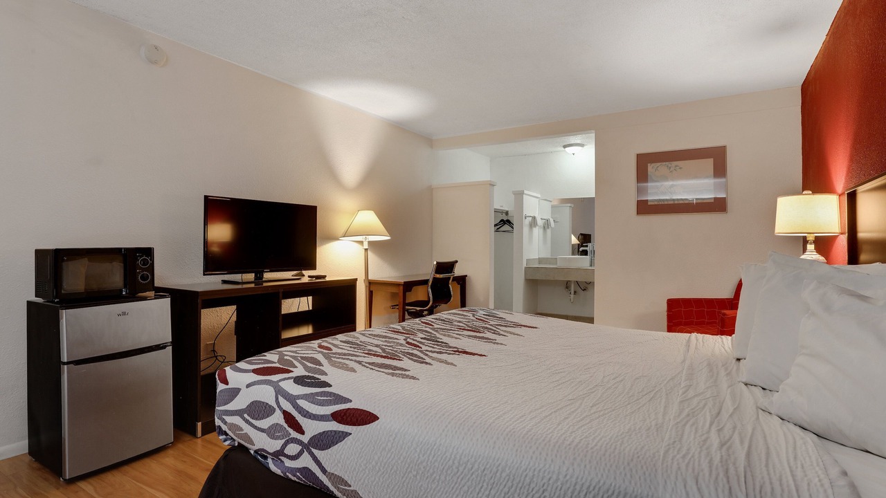 Photo of Bedroom in Needles