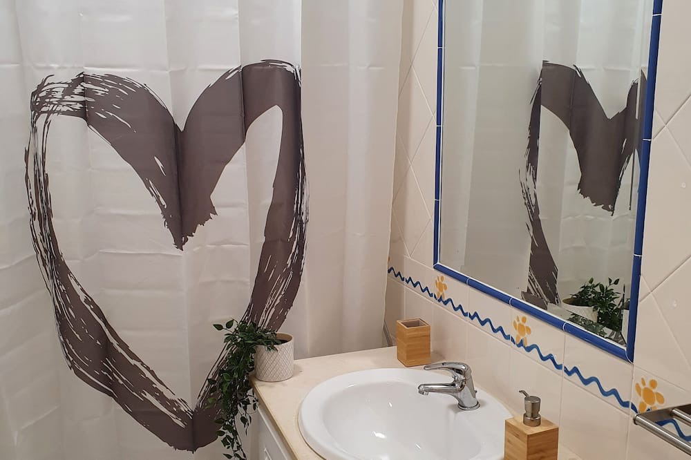 Photo of Bathroom in Vila Nova de Milfontes