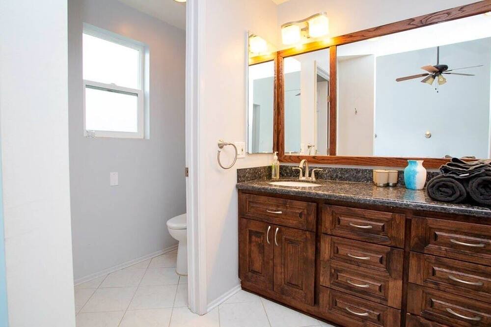 Photo of Bathroom in Allied Gardens