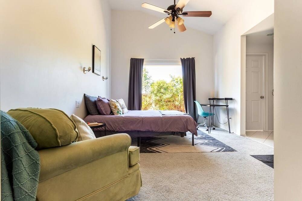 Photo of Bedroom in Allied Gardens