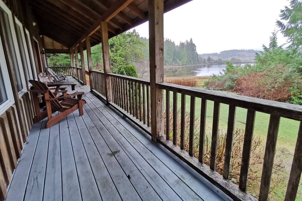 Photo of Patio Balcony in Ucluelet