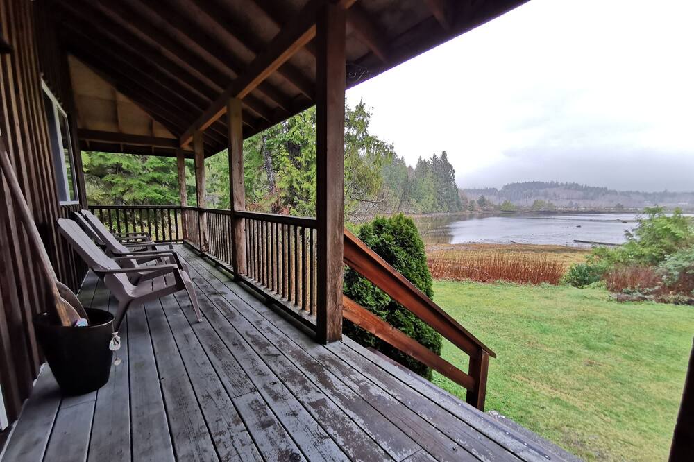 Photo of Patio Balcony in Ucluelet