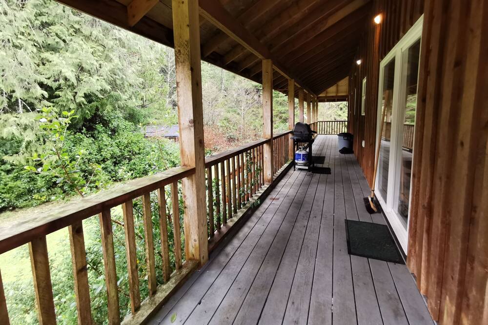 Photo of Patio Balcony in Ucluelet