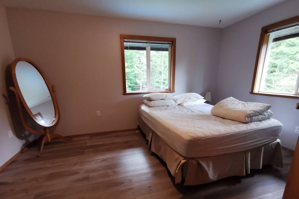 Photo of Bedroom in Ucluelet