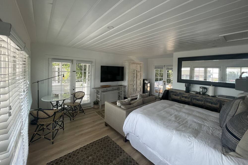 Photo of Bedroom in Summerland