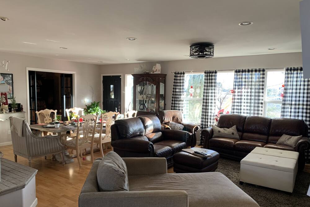 Photo of Livingroom in Paso Robles