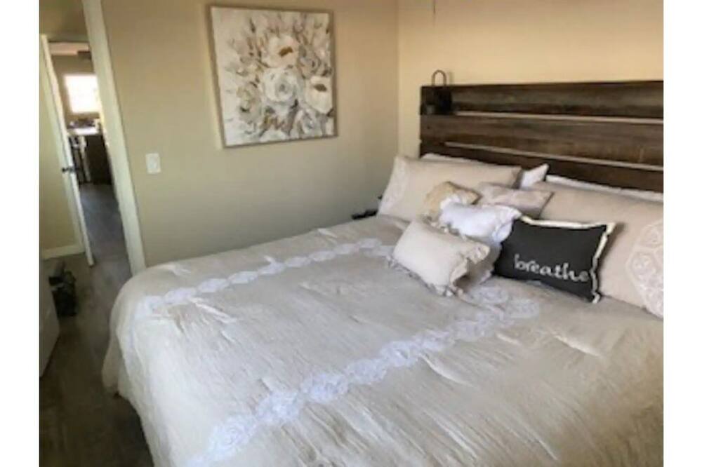 Photo of Bedroom in Lake Havasu City