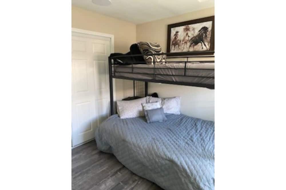 Photo of Bedroom in Lake Havasu City