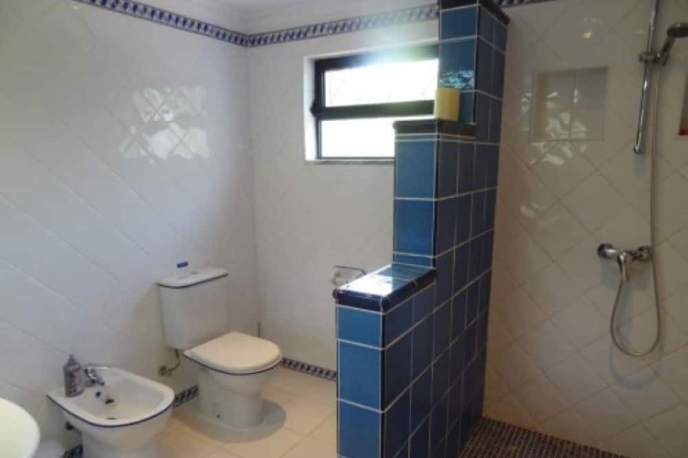 Photo of Bathroom in Quinta das Raposeiras