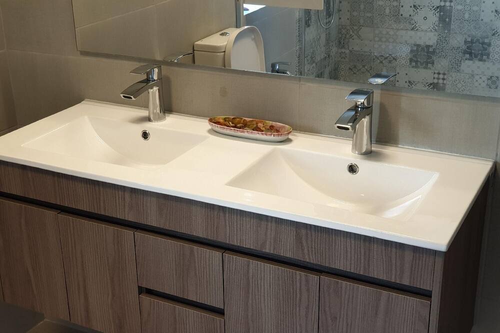 Photo of Bathroom in Covilha