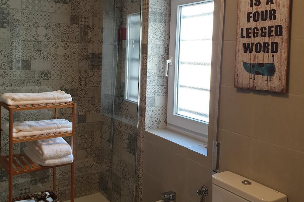 Photo of Bathroom in Covilha