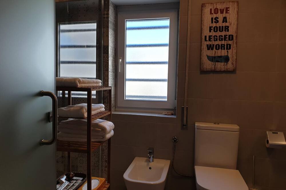 Photo of Bathroom in Covilha