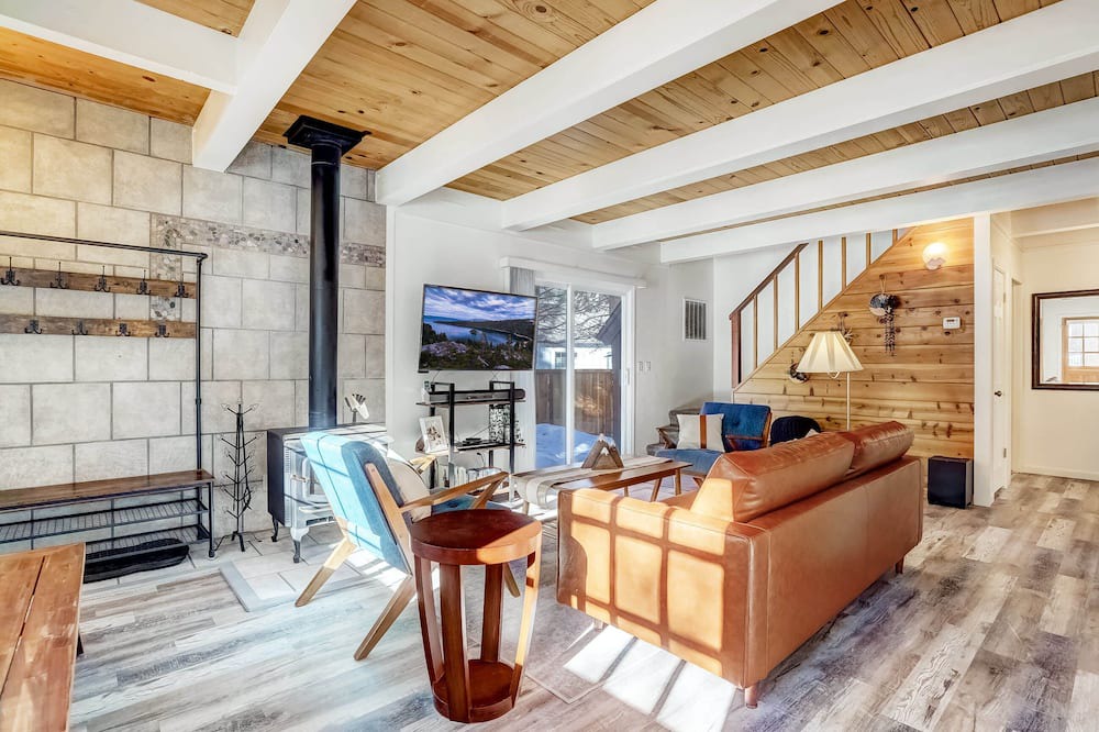 Photo of Livingroom in Christmas Valley