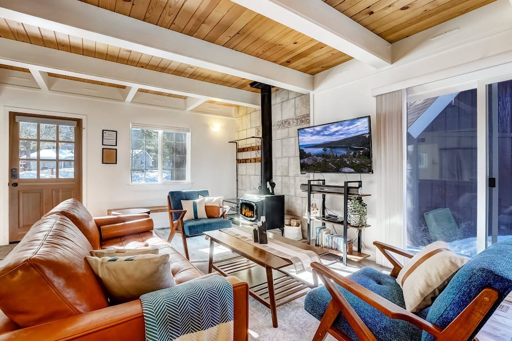 Photo of Livingroom in Christmas Valley