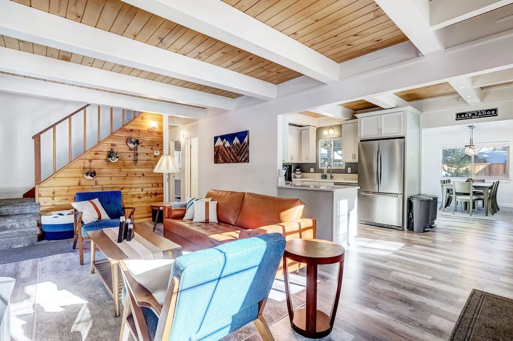 Photo of Livingroom in Christmas Valley