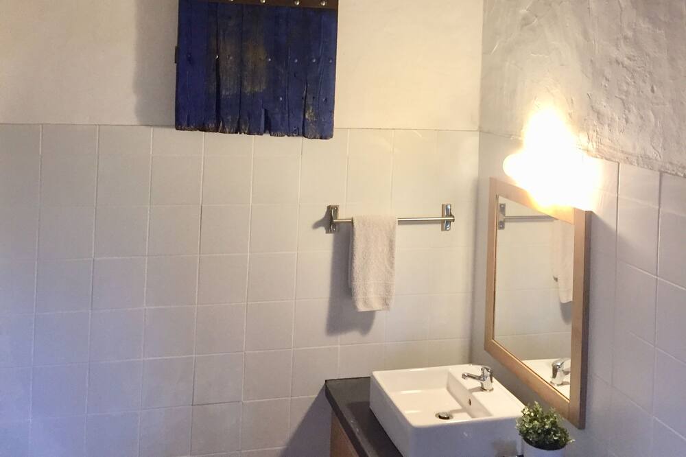 Photo of Bathroom in Santo Estevao