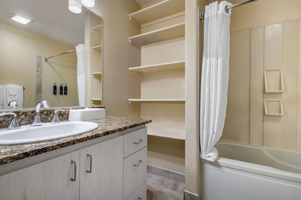 Photo of Bathroom in Canyon Corridor