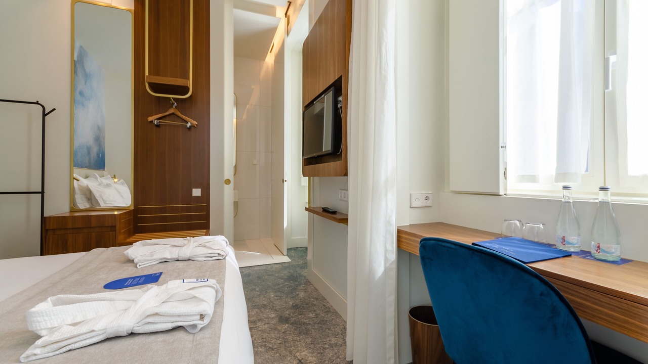 Photo of Bedroom in Lisbon Old Town