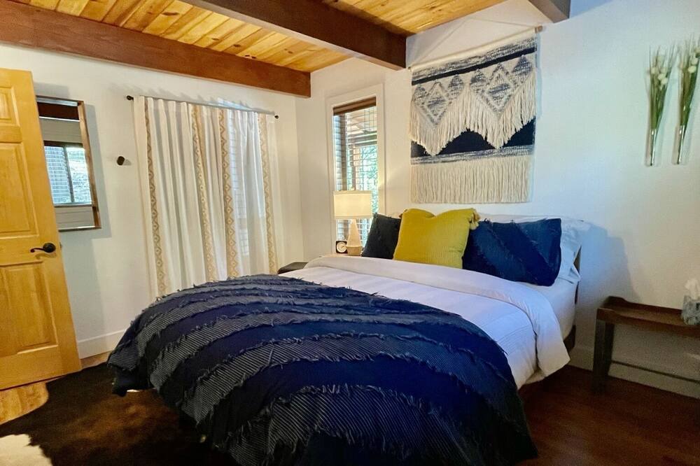 Photo of Bedroom in Arnold