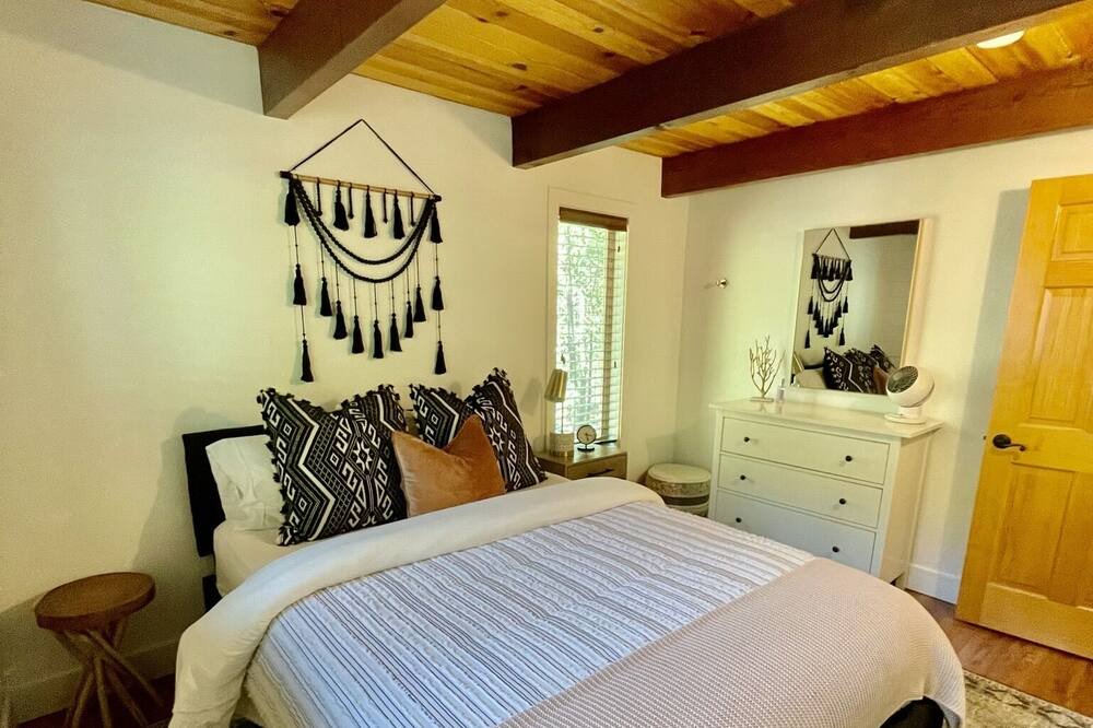 Photo of Bedroom in Arnold