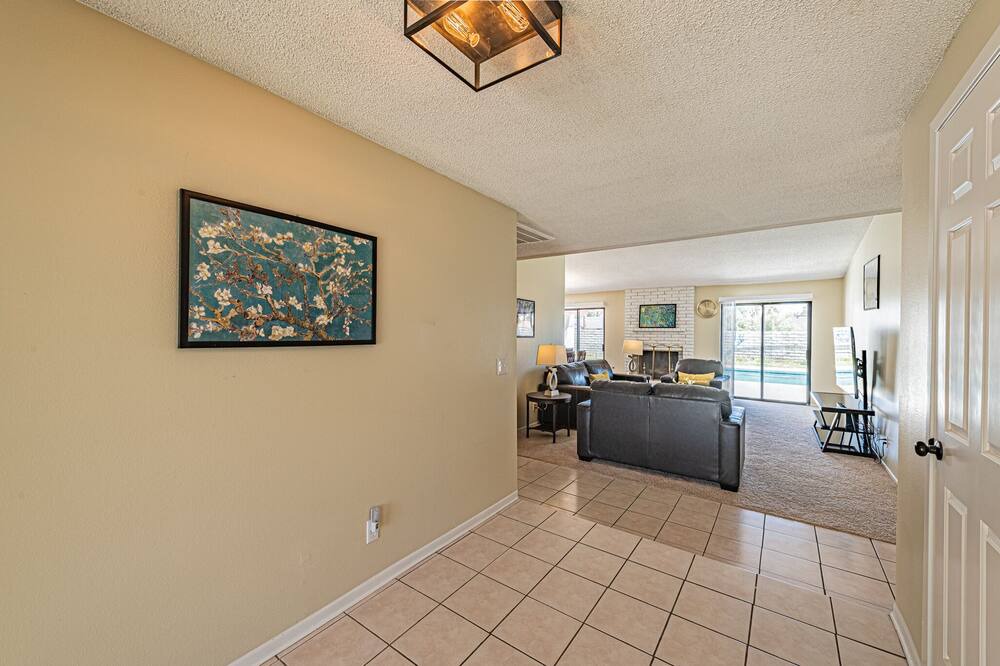 Photo of Livingroom in Rancho Oakey