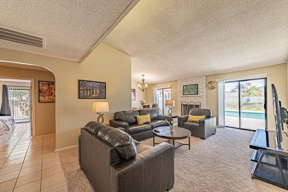 Photo of Livingroom in Rancho Oakey