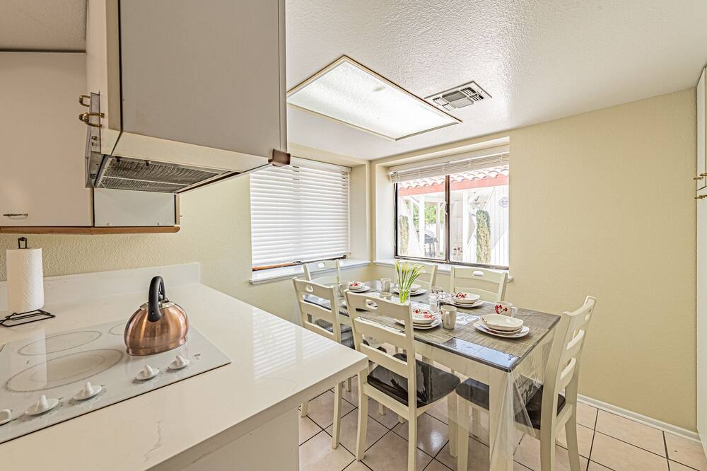 Photo of Kitchen in Rancho Oakey