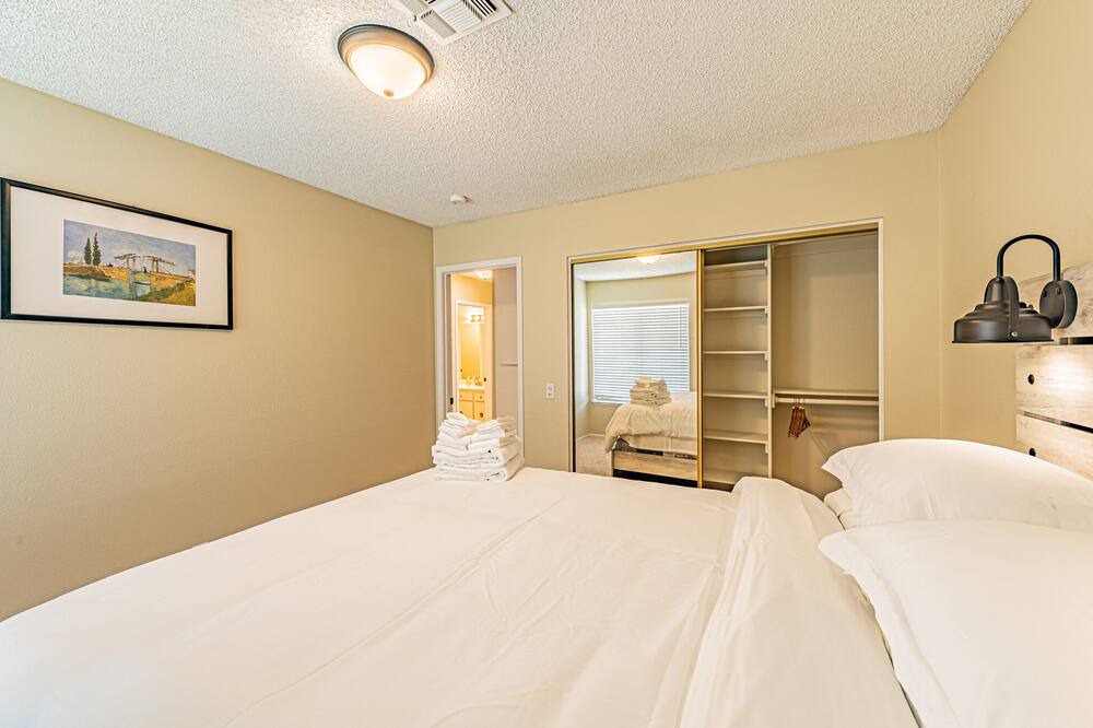 Photo of Bedroom in Rancho Oakey