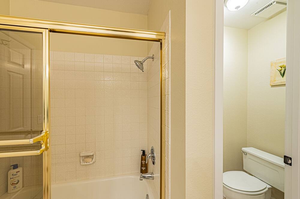 Photo of Bathroom in Rancho Oakey