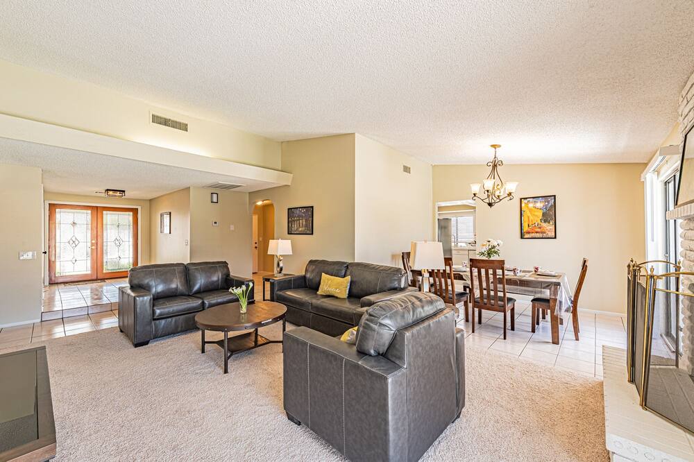 Photo of Livingroom in Rancho Oakey
