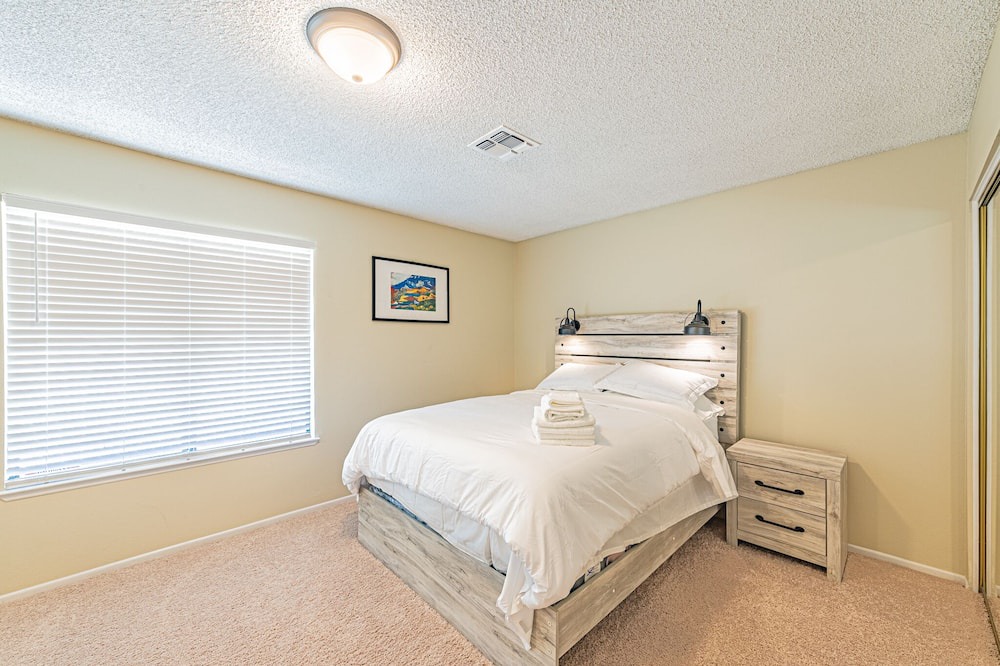 Photo of Bedroom in Rancho Oakey
