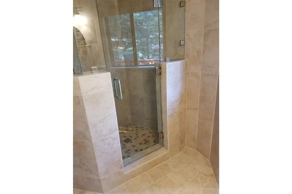 Photo of Bathroom in Pine Mountain Club