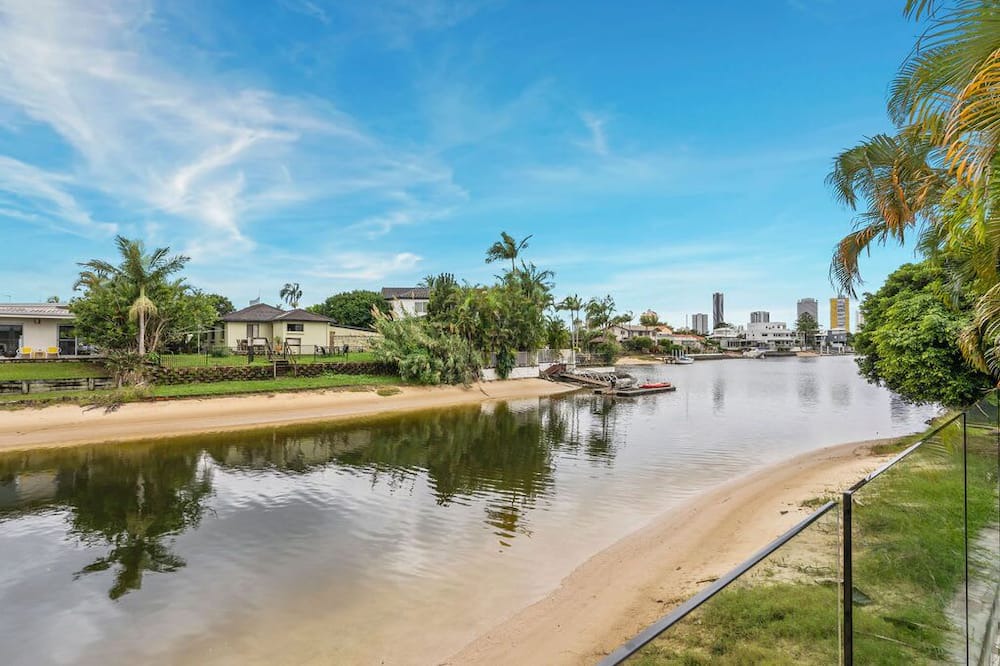 Photo of Others in Broadbeach Waters