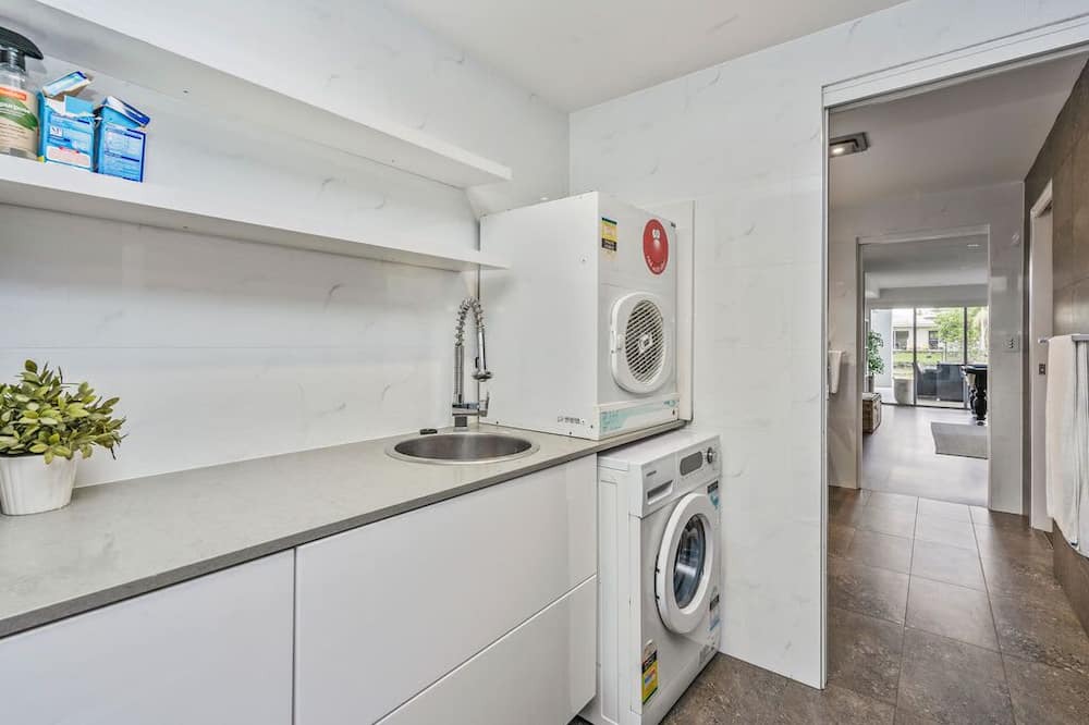 Photo of Bedroom in Broadbeach Waters