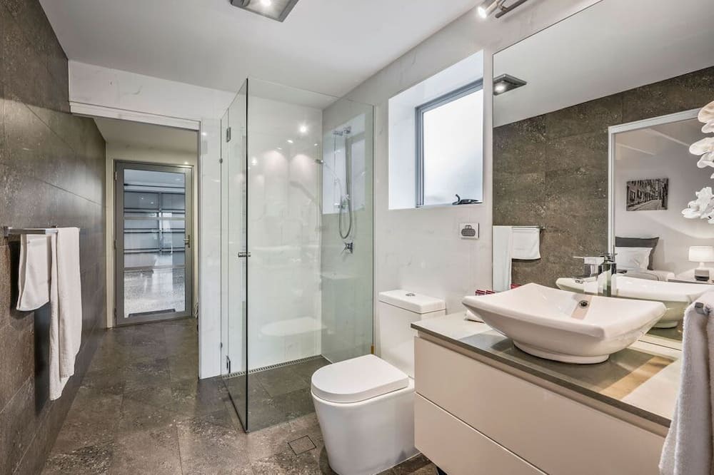 Photo of Bathroom in Broadbeach Waters