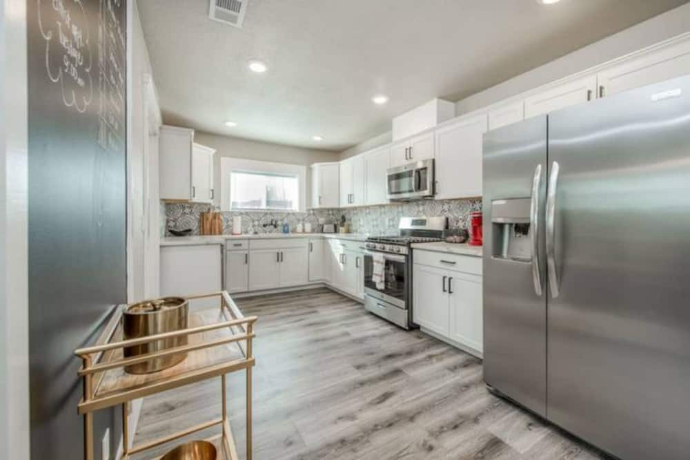 Photo of Kitchen in Raisin