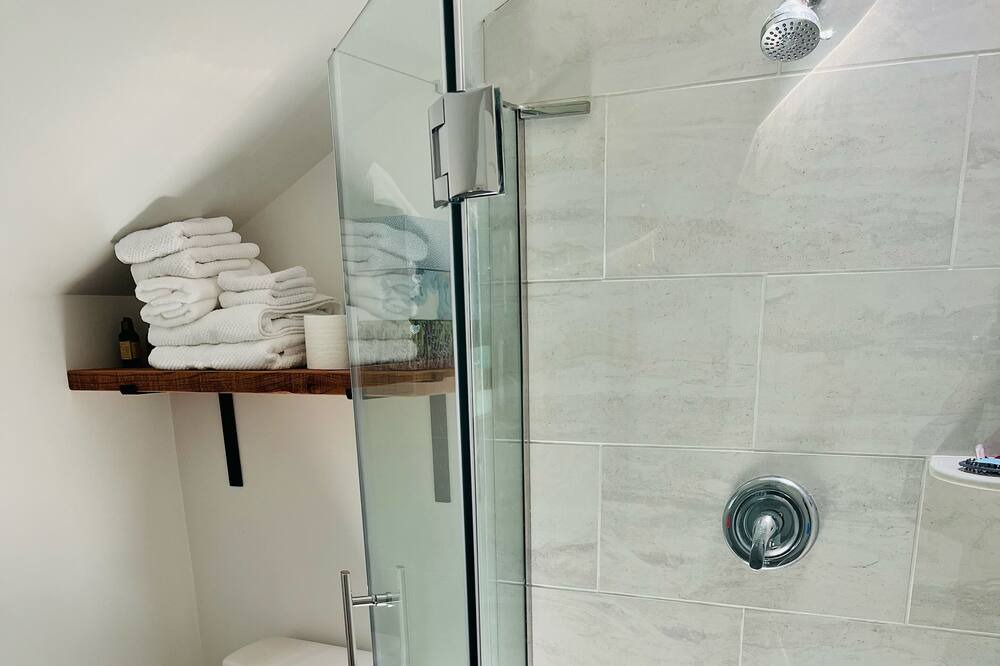 Photo of Bathroom in Coombsville