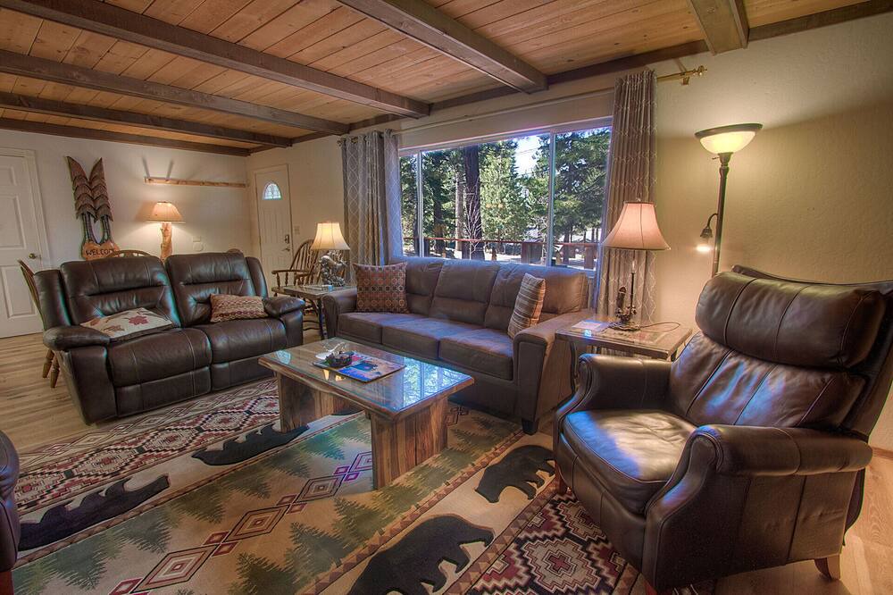 Photo of Livingroom in Lower Kingsbury