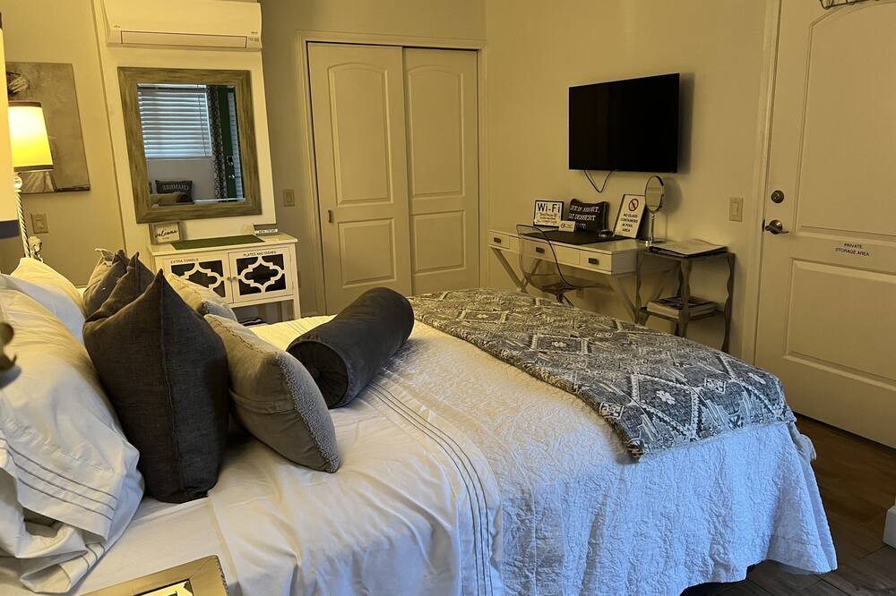 Photo of Bedroom in Palm Desert