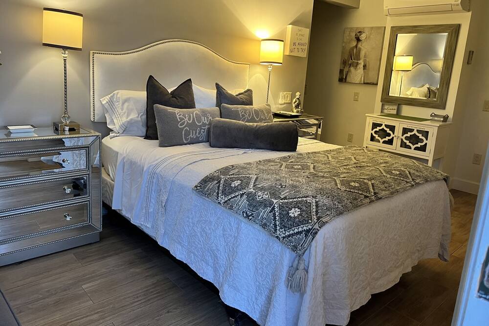 Photo of Bedroom in Palm Desert