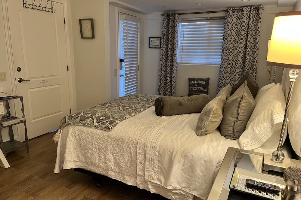 Photo of Bedroom in Palm Desert