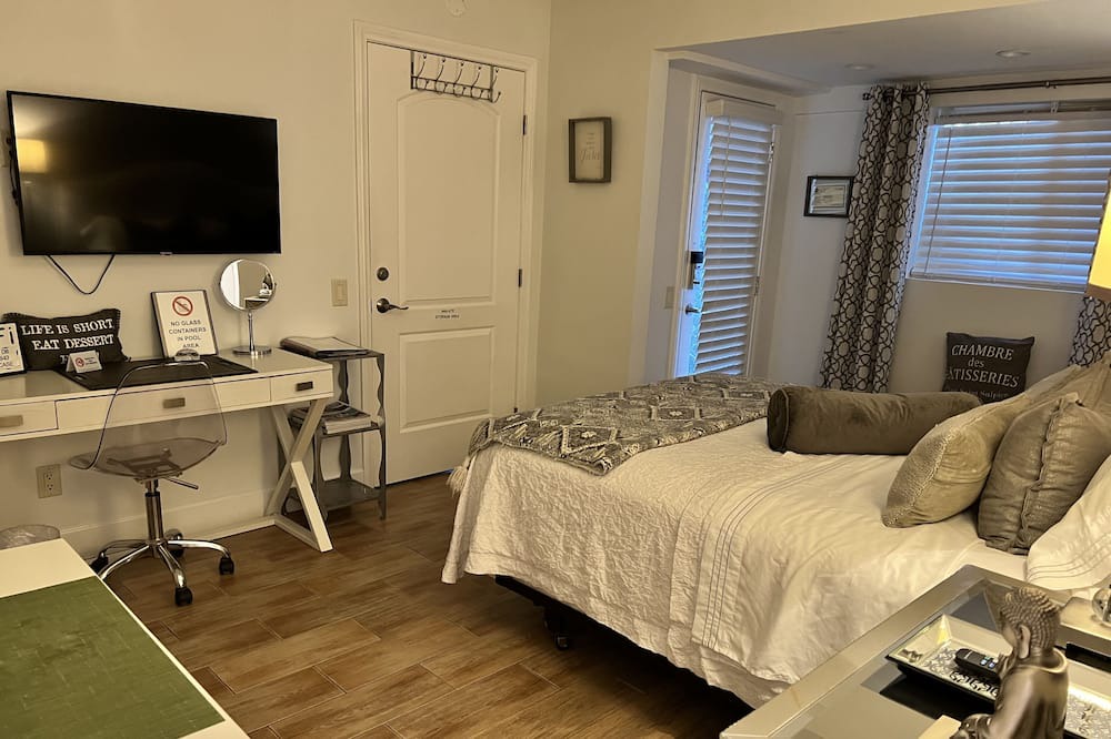 Photo of Bedroom in Palm Desert