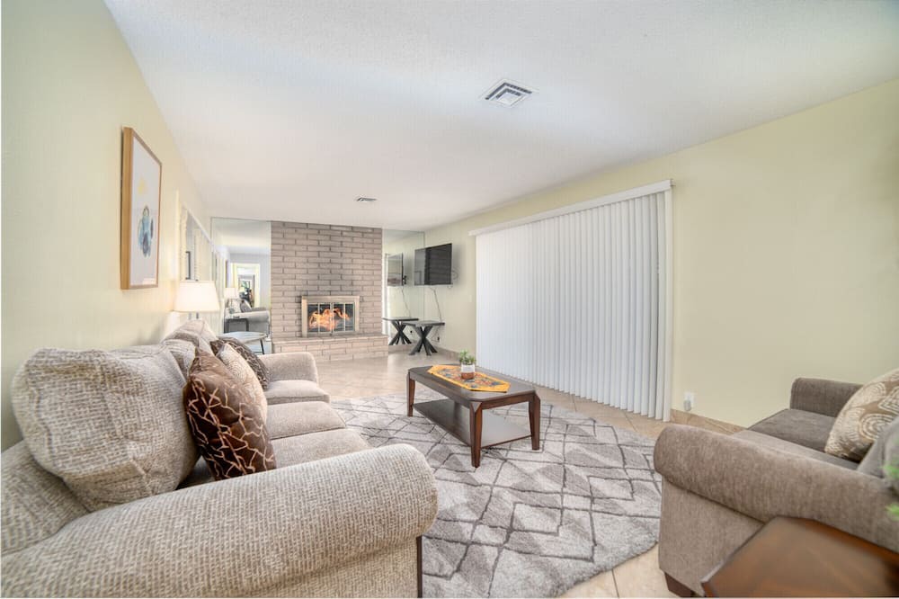 Photo of Livingroom in Rancho Oakey