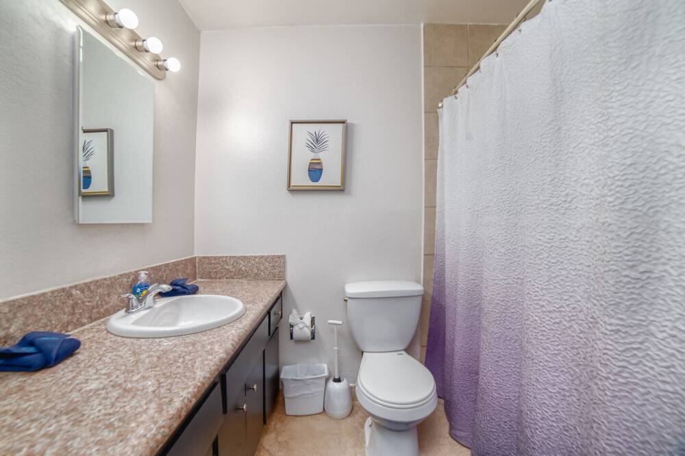 Photo of Bathroom in Rancho Oakey