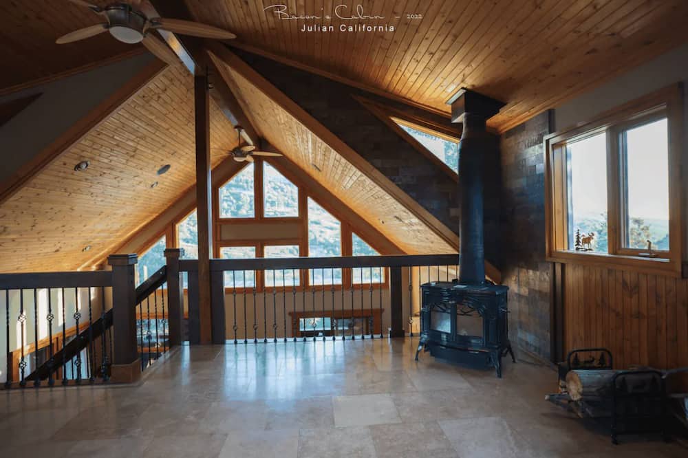 Photo of Livingroom in Julian