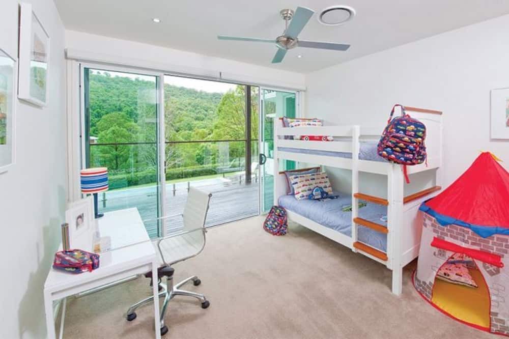 Photo of Bedroom in Tallebudgera