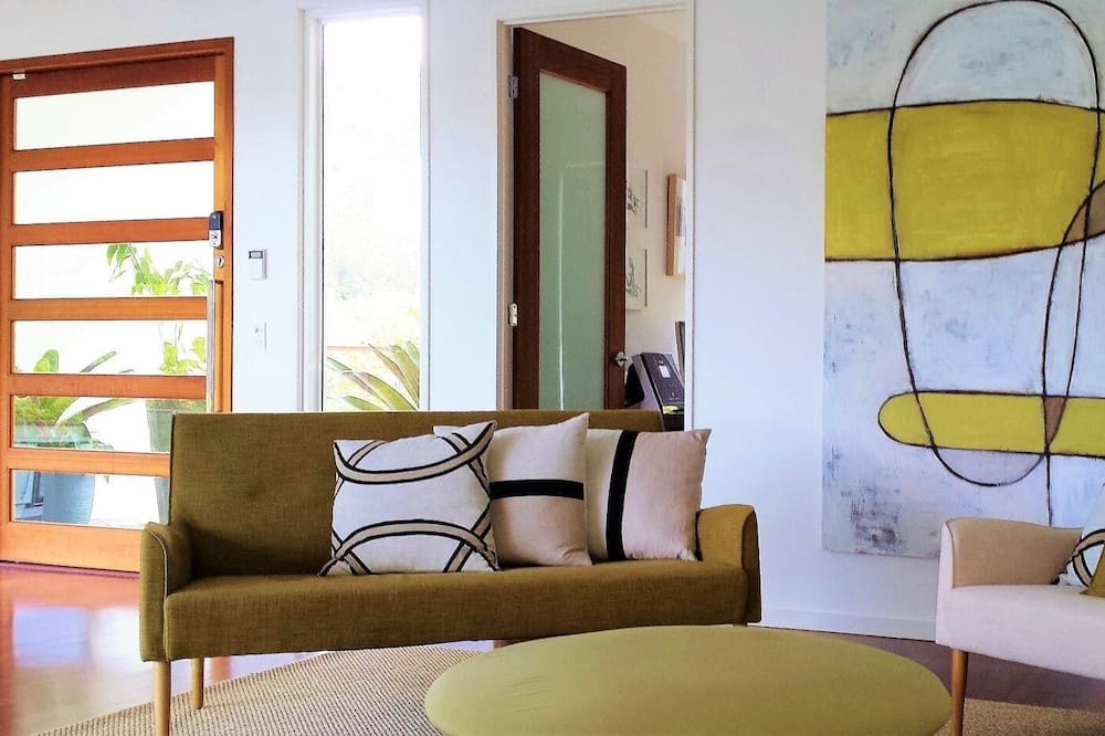 Photo of Livingroom in Tallebudgera