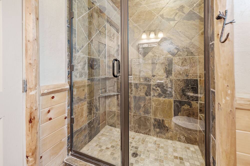 Photo of Bathroom in Woodlands