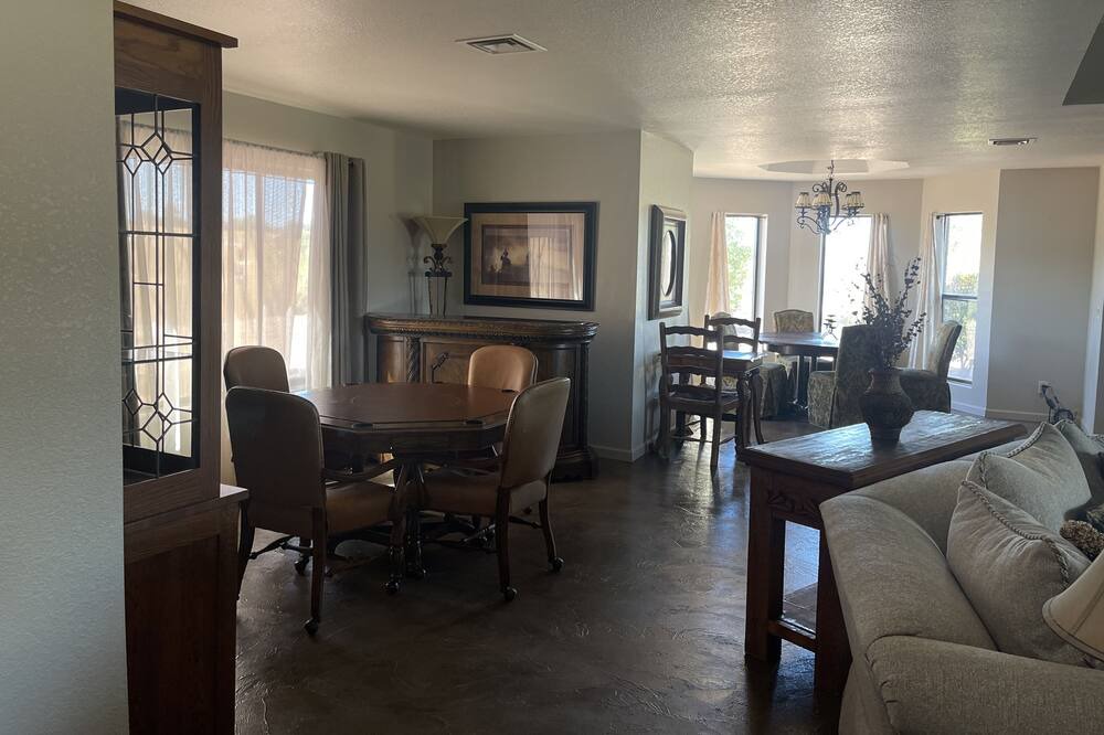 Photo of Livingroom in Wickenburg