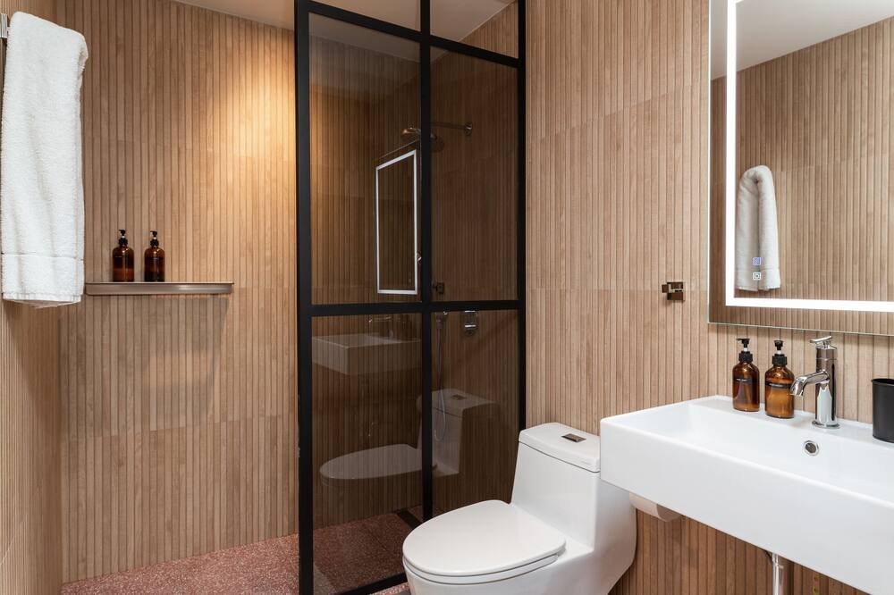 Photo of Bathroom in Sunrise Vista Chino